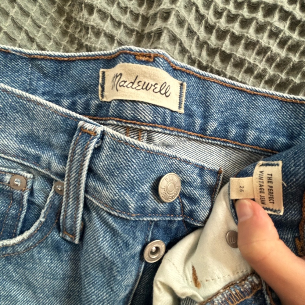 madewell jeans - the perfect vintage jean. size 26